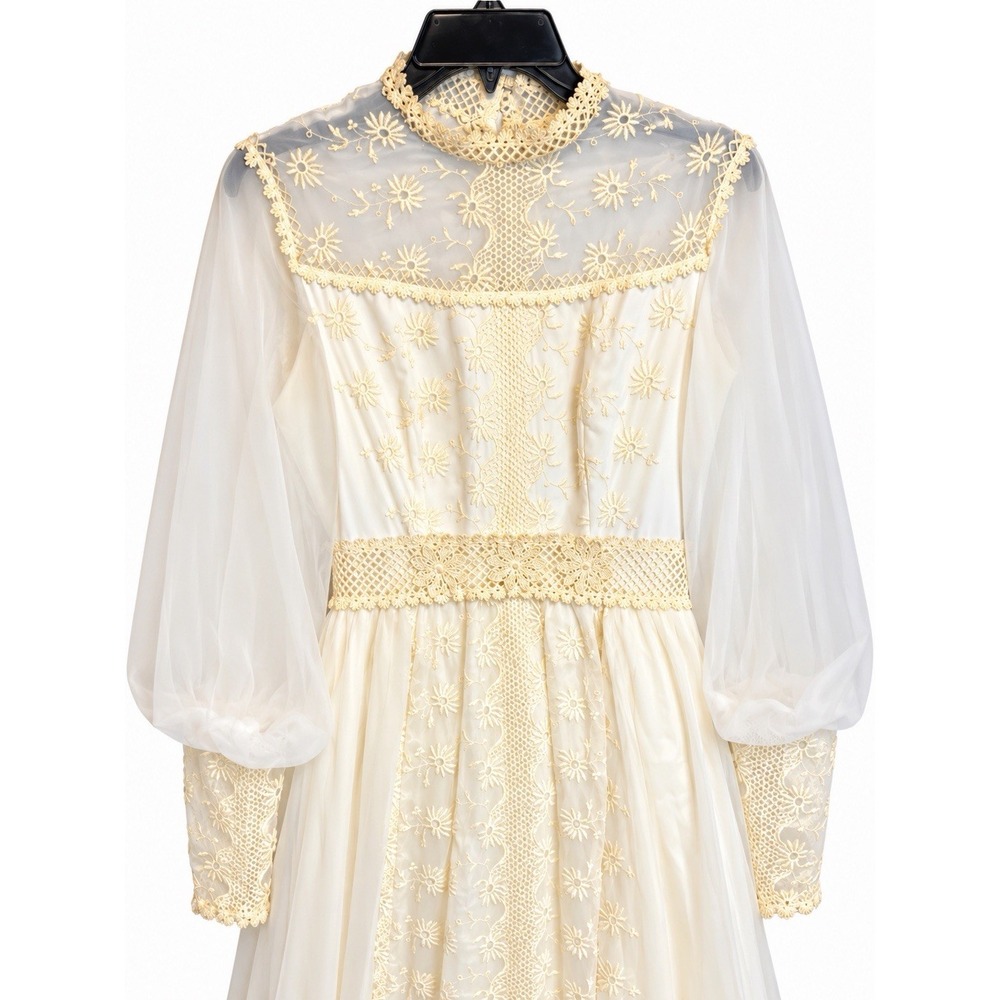 Vintage Handmade Ivory Lace Wedding Dress Bridal Gown 26" Waist 72" Train - Picture 6 of 14